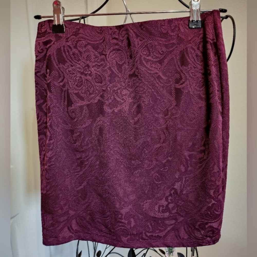 Pencil short‎ skirt